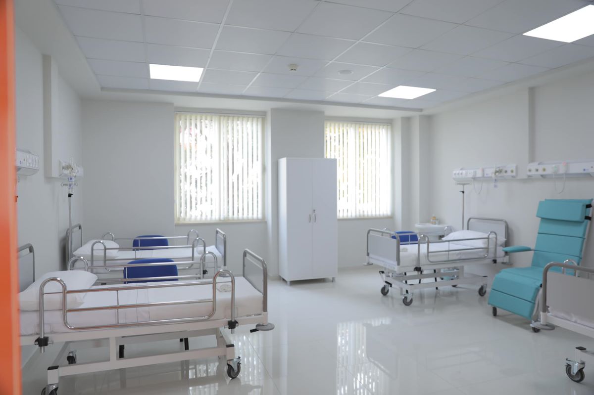 Shqiptarët më të shqetësuarit në rajon për kostot shëndetësore